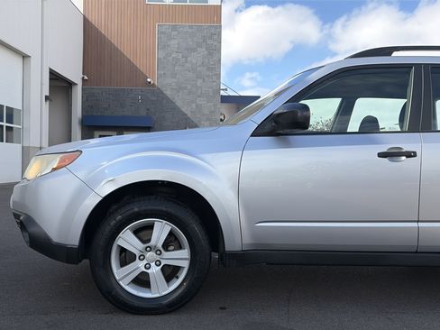 Used 2010 Subaru Forester 2.5X AWD/4WD image 10