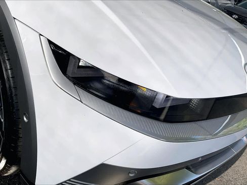 Used 2025 Hyundai Ioniq 5 Limited image 26