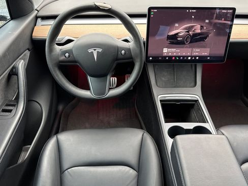 Used 2022 Tesla Model Y Performance image 14