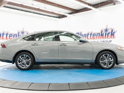 New 2025 Honda Accord EX-L image 11