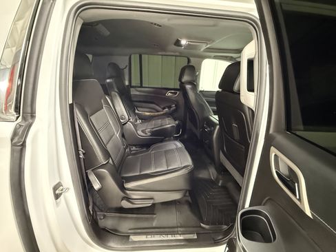 Used 2016 GMC Yukon XL Denali w/ Open Road Package AWD/4WD image 10