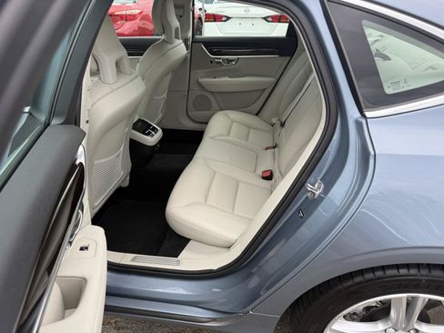 Used 2017 Volvo S90 T5 Momentum w/ Convenience Package FWD image 9