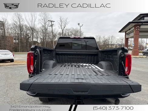 Used 2022 GMC Sierra 3500 Denali w/ Denali Black Diamond Edition image 12