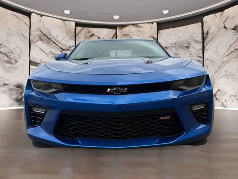 Used 2018 Chevrolet Camaro SS RWD image 2