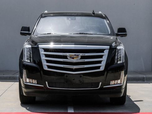 Used 2016 Cadillac Escalade ESV Luxury RWD image 6