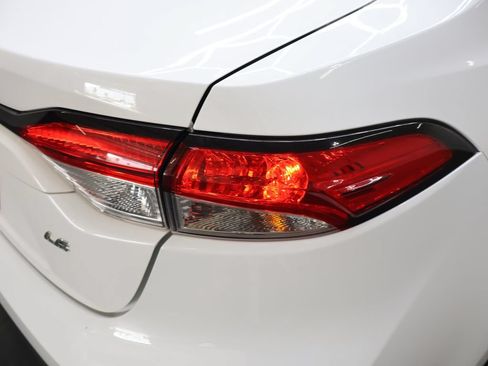 Used 2023 Toyota Corolla LE FWD image 31