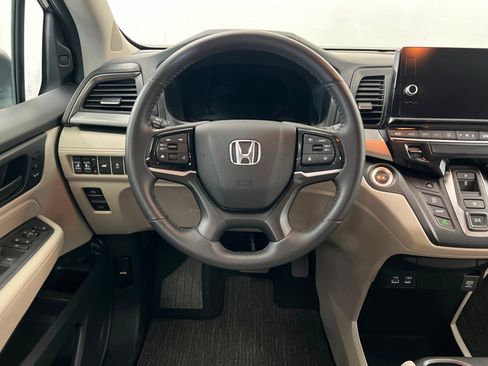 Used 2025 Honda Odyssey EX-L image 13