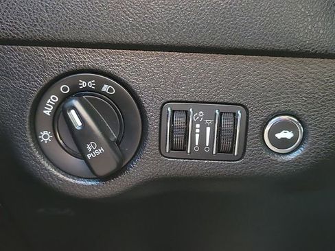 Used 2016 Dodge Charger SXT RWD image 27