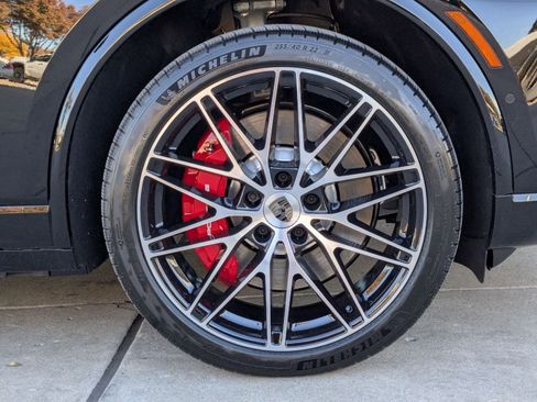 New 2025 Porsche Macan Turbo Electric image 29