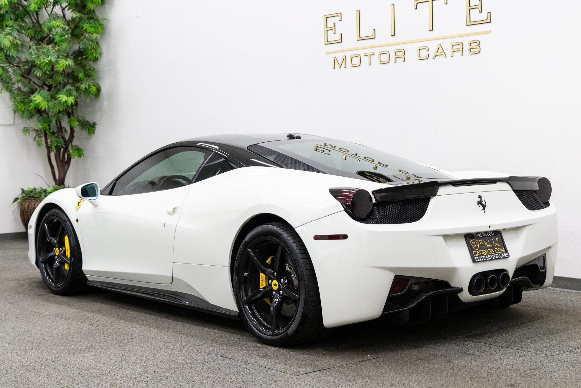 Used 2011 Ferrari 458 Italia Coupe RWD image 3