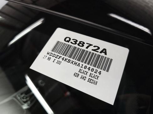 Used 2017 Mercedes-Benz E 300 4MATIC image 35