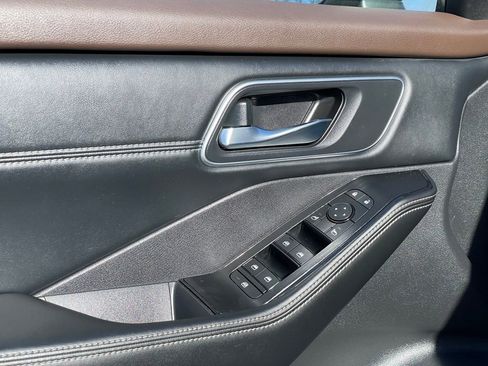 Certified 2023 Nissan Rogue SV w/ SV Premium B Package image 12