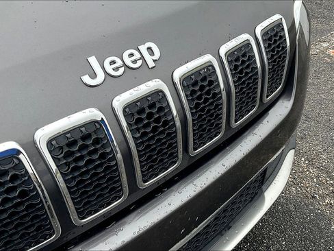 Used 2019 Jeep Cherokee Limited w/ Technology Group image 25