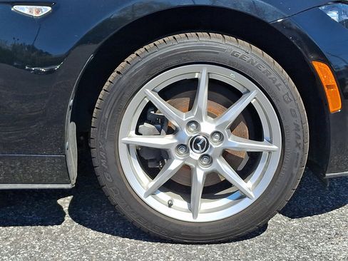 Used 2017 MAZDA MX-5 Miata Sport image 8