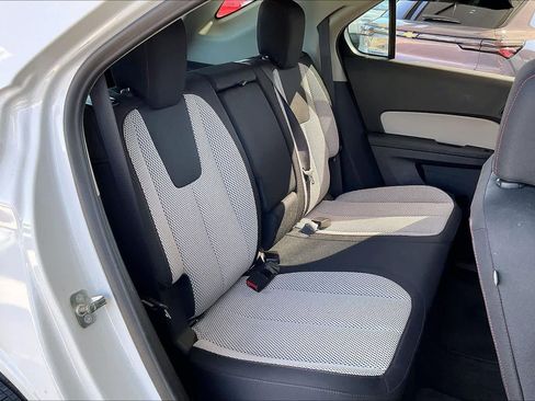 Used 2017 Chevrolet Equinox LS image 19