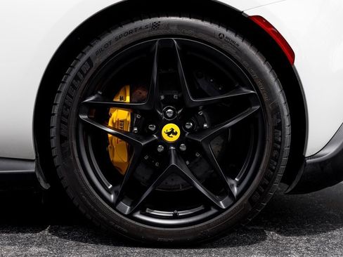 Used 2025 Ferrari Roma Spider image 17