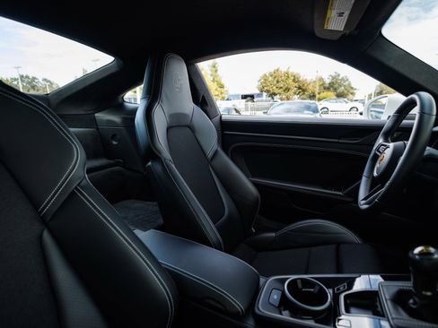 Used 2022 Porsche 911 GT3 image 54