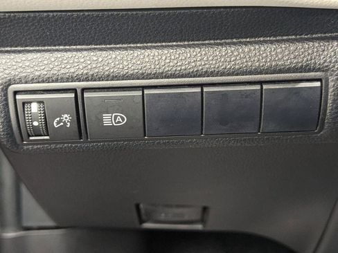 Used 2022 Toyota Corolla LE image 13