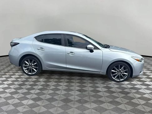 Used 2018 MAZDA MAZDA3 Touring FWD image 4