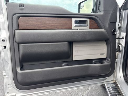 Used 2014 Ford F150 Lariat w/ Equipment Group 502A Luxury AWD/4WD image 17