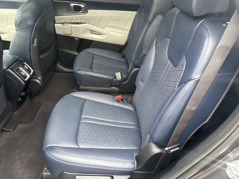 Used 2022 Kia Sorento SX Prestige w/ Panoramic Sunroof Package image 16