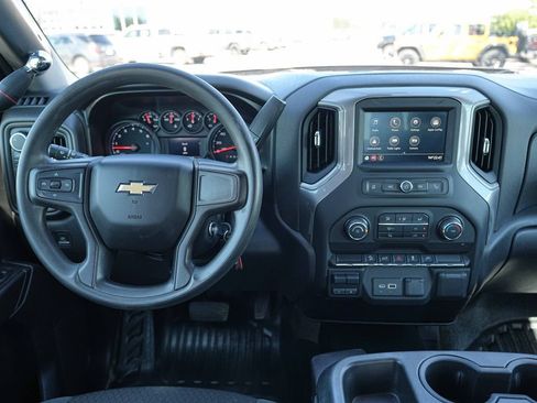 Used 2021 Chevrolet Silverado 1500 W/T w/ Z71 Off-Road Package AWD/4WD image 24