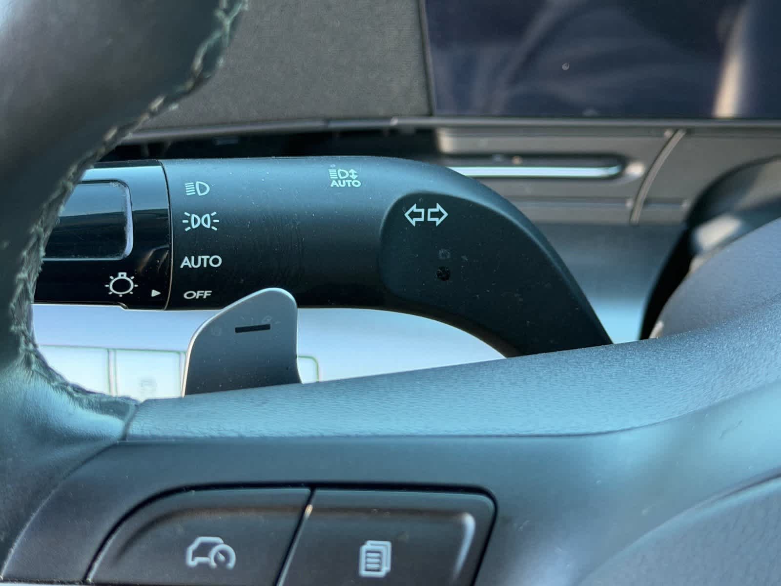 Used 2024 Hyundai Kona Limited FWD image 19