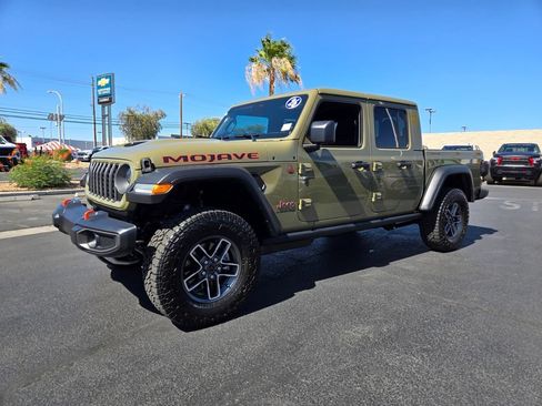 Used 2026 Jeep Gladiator Mojave AWD/4WD image 2
