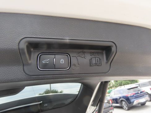 Used 2023 Ford Explorer XLT w/ Equipment Group 202A RWD image 15