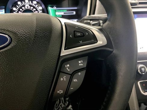 Used 2019 Ford Fusion SEL image 19