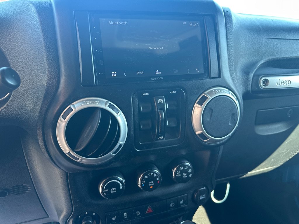Used 2011 Jeep Wrangler Unlimited Sahara w/ Dual Top Group AWD/4WD image 22