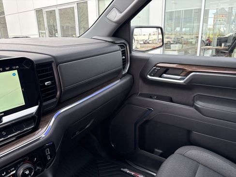 Used 2023 Chevrolet Silverado 1500 LT Trail Boss w/ LPO, Dark Essentials Package image 27