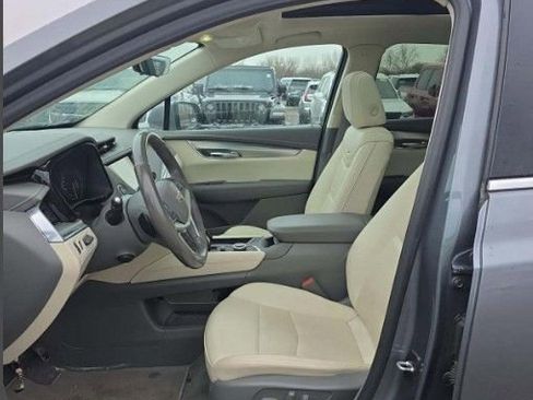 Used 2022 Cadillac XT5 Premium Luxury w/ Technology Package image 6