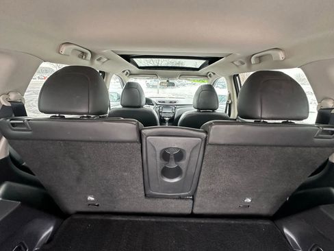 Used 2015 Nissan Rogue SL w/ SL Premium Package image 18