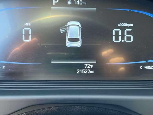 Used 2025 Hyundai Venue Limited FWD image 31