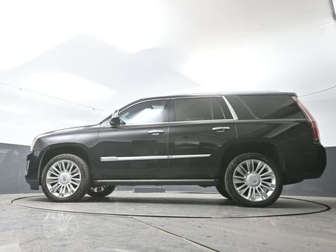 Used 2015 Cadillac Escalade Platinum image 55