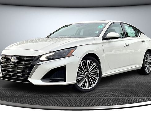 New 2025 Nissan Altima 2.5 SL image 2