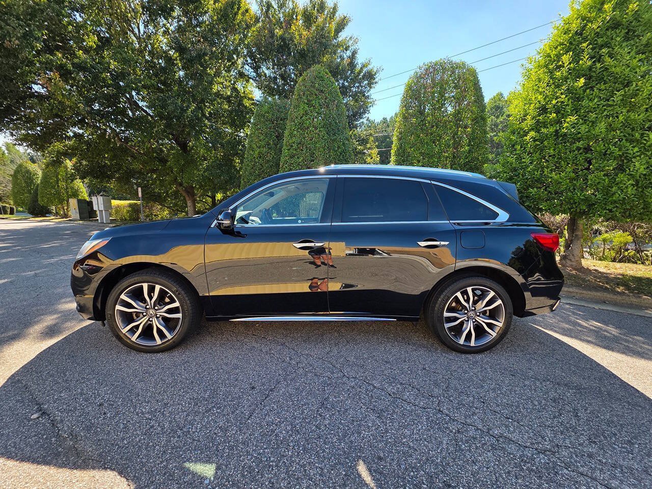 Used 2019 Acura MDX w/ Advance Package FWD image 2