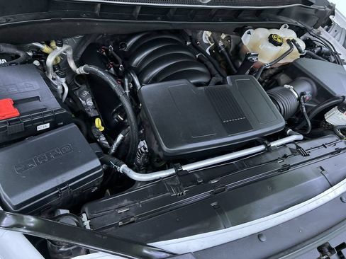 Used 2022 Chevrolet Suburban Premier AWD/4WD image 31