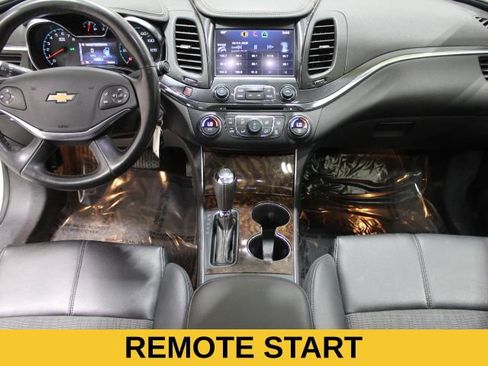 Used 2014 Chevrolet Impala LT w/ Convenience Package image 2