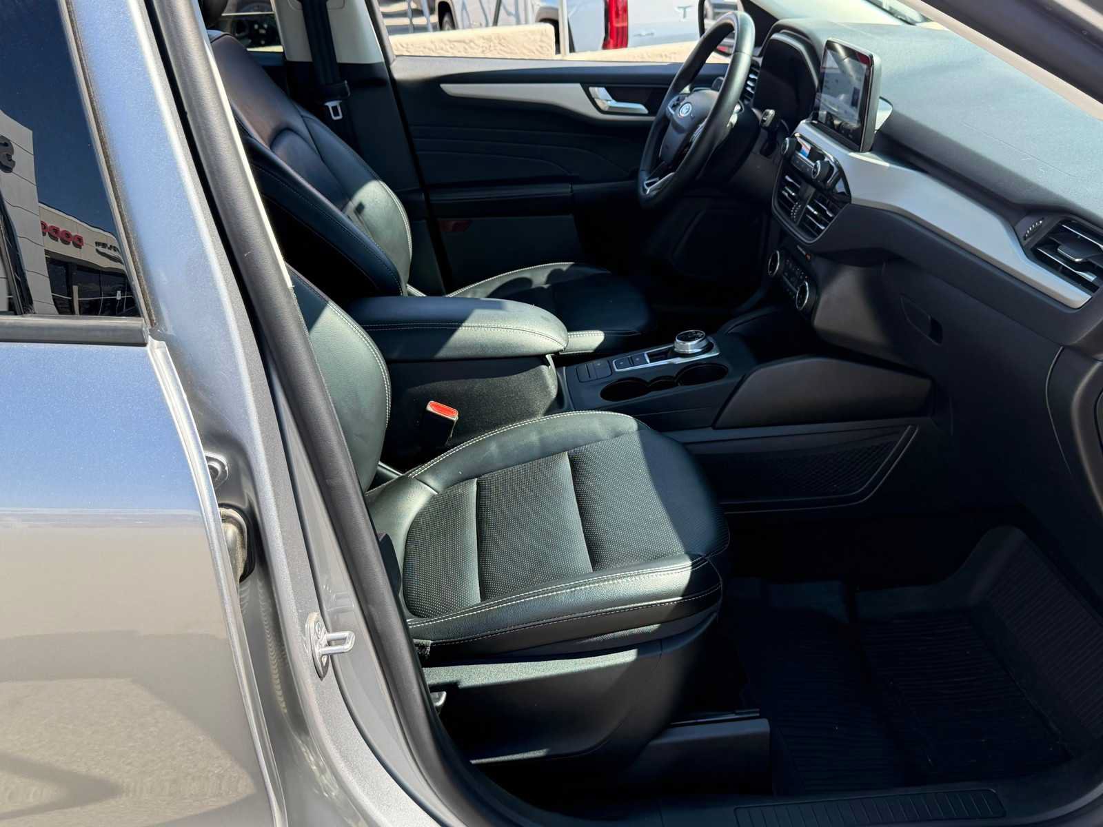 Used 2022 Ford Escape SEL w/ Technology Package FWD image 30