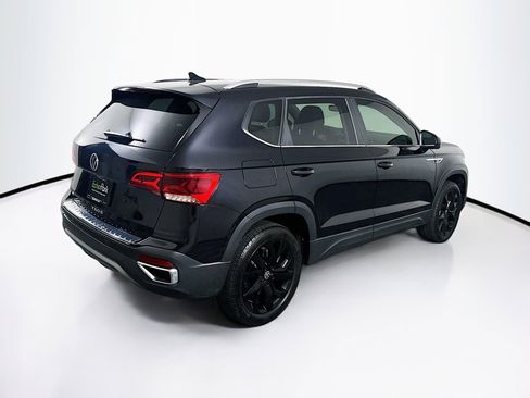 Used 2023 Volkswagen Taos SE w/ Black Wheel Package image 9