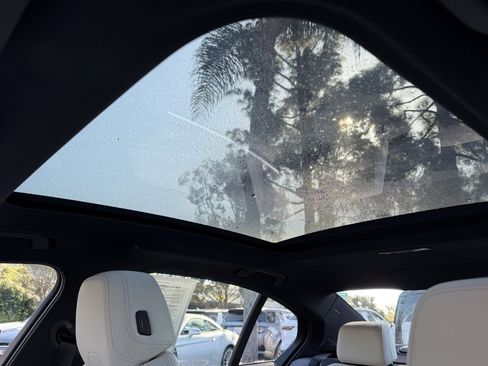 Used 2025 BMW i5 xDrive40 w/ Premium Package image 18