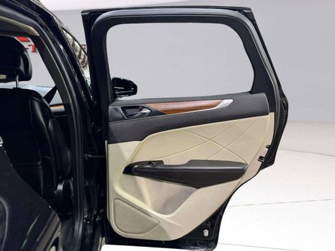 Used 2019 Lincoln MKC Select w/ Select Plus Package image 49