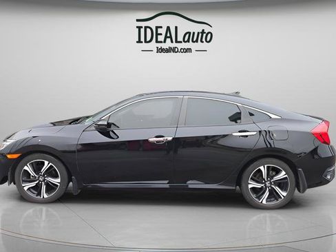 Used 2018 Honda Civic Touring image 2