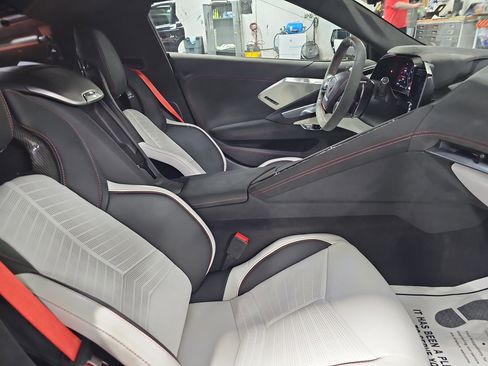 Used 2023 Chevrolet Corvette Stingray Premium Cpe w/ Z51 Performance Package RWD image 10