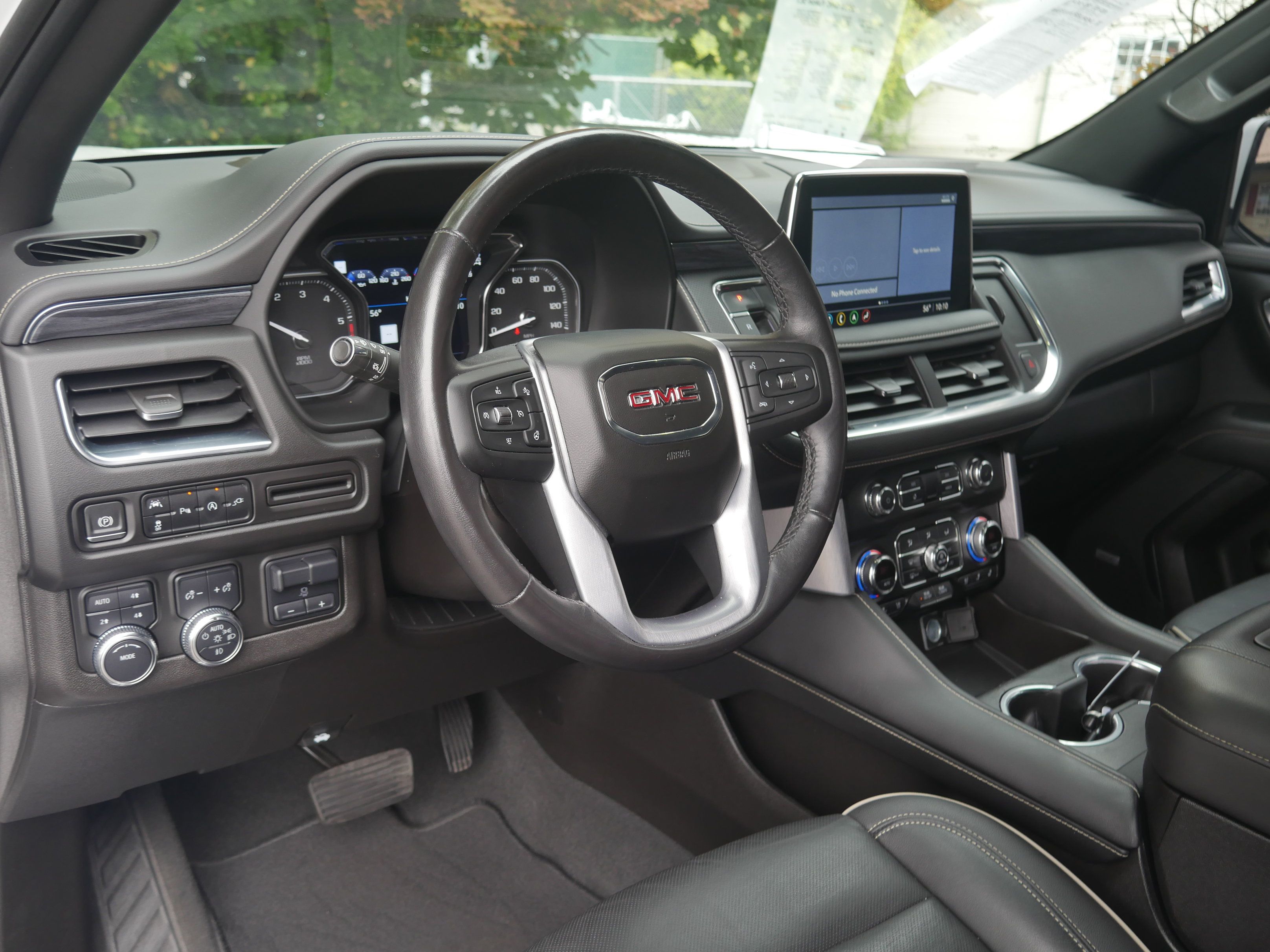 Used 2021 GMC Yukon SLT w/ Rear Media and Nav Package AWD/4WD image 4