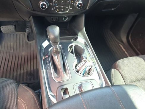 Used 2021 Chevrolet Traverse LS FWD image 19