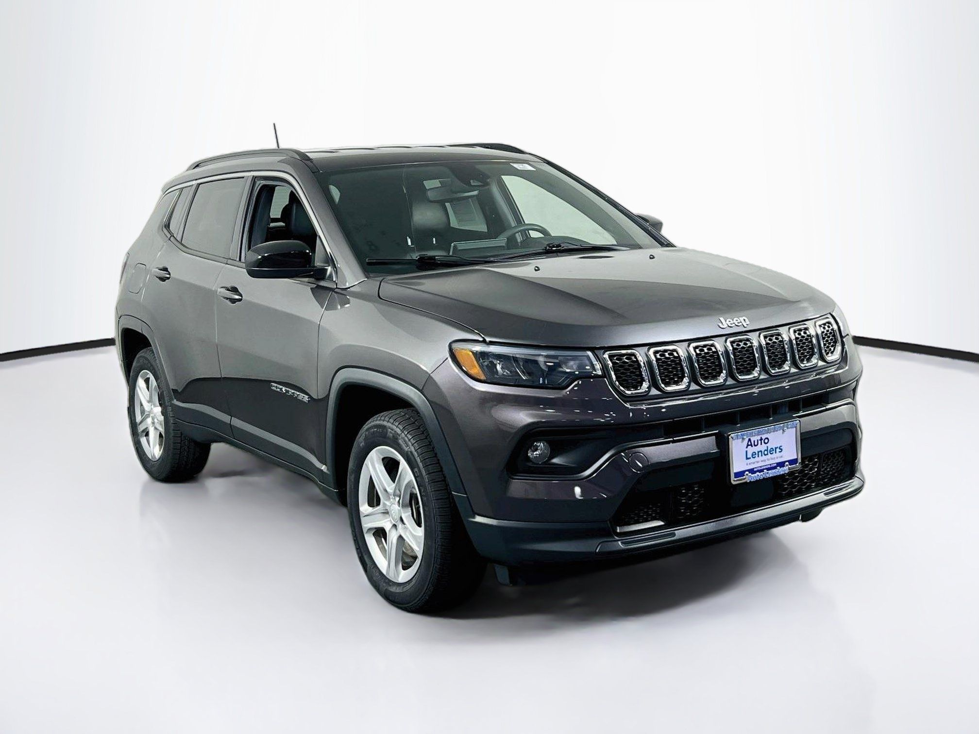 Used 2023 Jeep Compass Latitude AWD/4WD image 3
