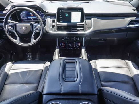 Used 2022 Chevrolet Suburban LT RWD image 11